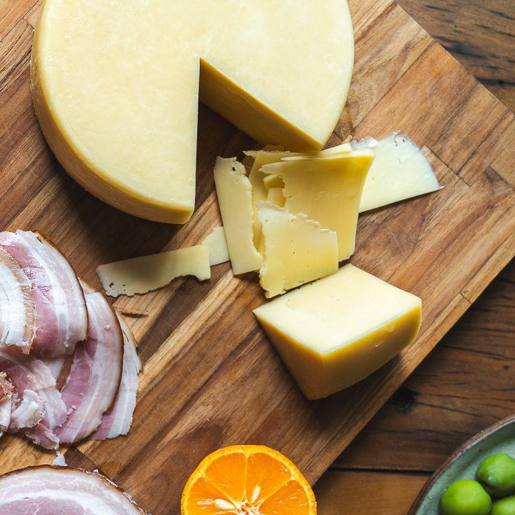 Kit Queijo Alagoa P e Porcheta Defumada