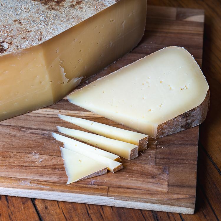 Kit Queijo, Vinho e Charcutaria