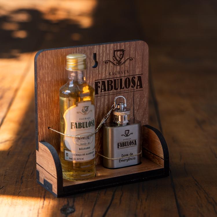 KIT Madeira – Cachaça Fabulosa Premium + Cantil 50ml