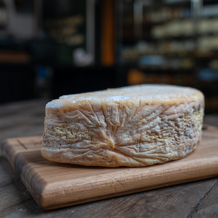 Queijo Canastra Oto Curado