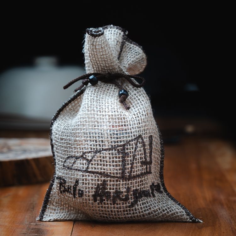 SAQUINHO DE JUTA P 16X24