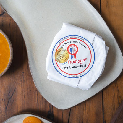 Kit  Camembert de Cabra e Geleia de Damasco