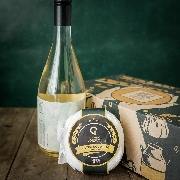 Kit Queijo do Jordão &amp; Vinho Branco Sauvignon Blanc