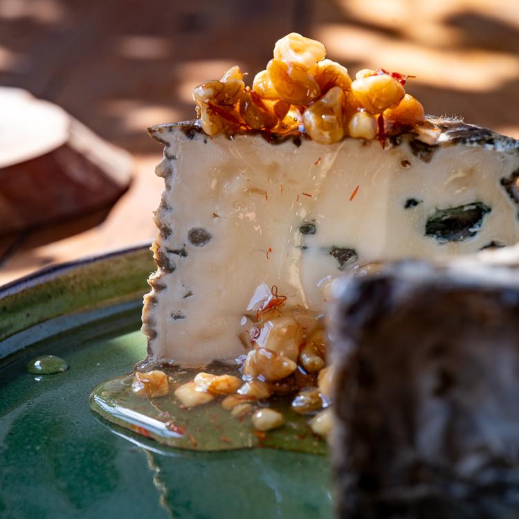 Kit Queijo Dolce Bosco e Mel com Nozes e Alçafrão